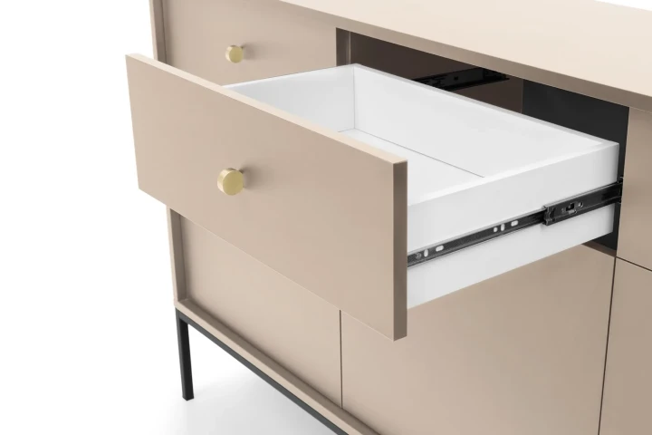 Komoda trzydrzwiowa z szufladami Noli Beż piaskowy