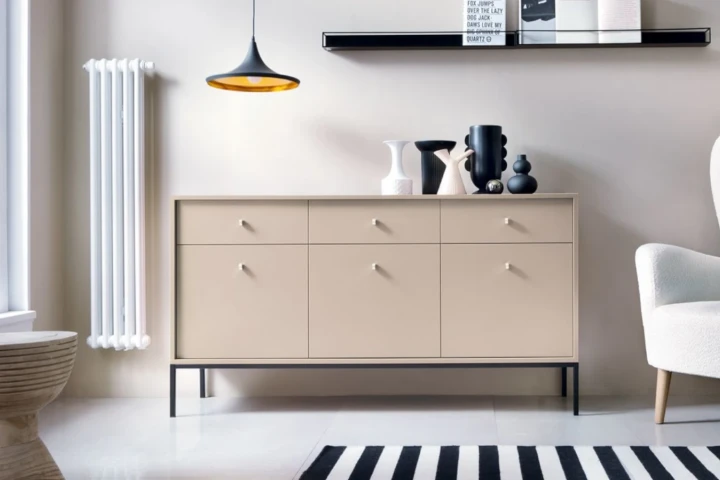 Komoda trzydrzwiowa z szufladami Noli Beż piaskowy