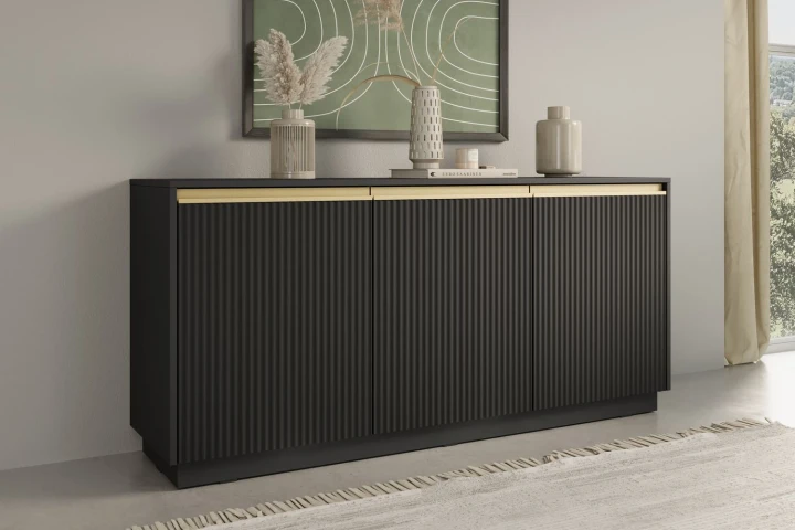 Czarna komoda trzydrzwiowa Resto ze złotymi akcentami