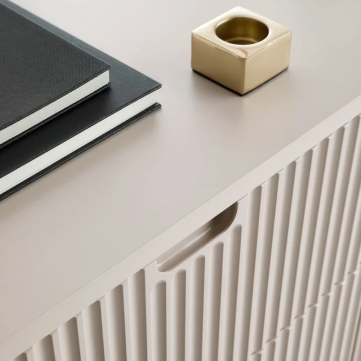 Korpus i front kaszmirowej komody Luna