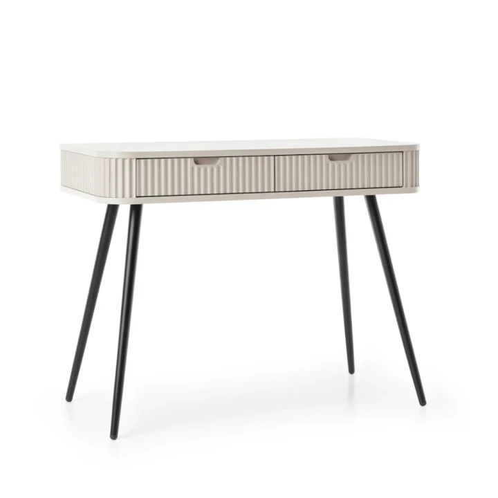 Kaszmirowa toaletka Luna z ryflowanymi frontami z czarnymi nogami na białym tle