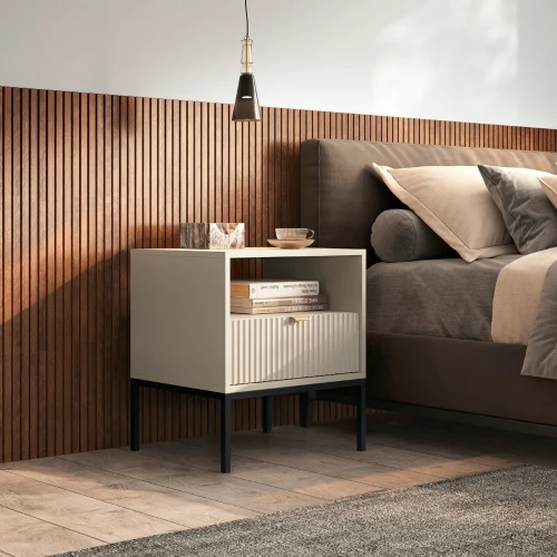 Stolik nocny Nuo kaszmirowy z ryflowaną szufladą z czarnymi nogami