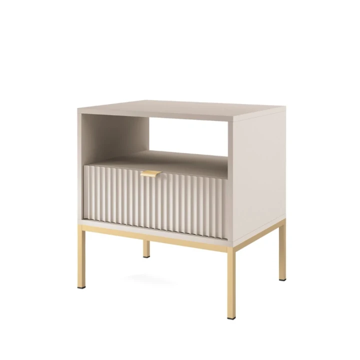 Stolik nocny Nuo kaszmirowy z ryflowaną szufladą ze złotymi nogami