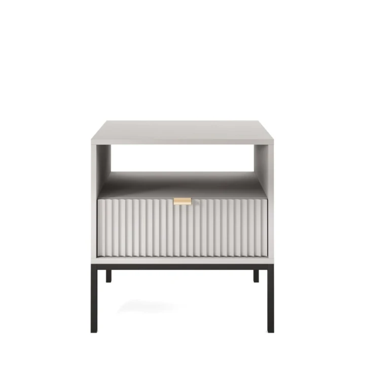 Stolik nocny Nuo szary z ryflowaną szufladą z czarnymi nogami od frontu