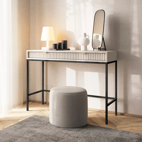 Toaletka Nuo kaszmirowa z ryflowanymi szufladami z czarnymi nogami