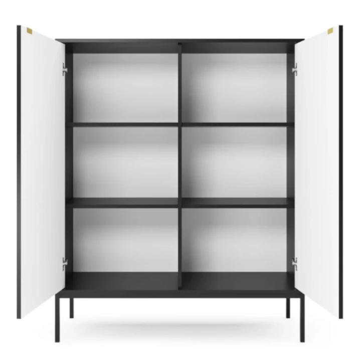 Komoda wysoka Nuo czarna z ryflowanymi drzwiami z czarnymi nogami otwarta