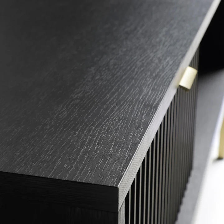 Korpus i front kolekcji Nuo w kolorze czarnym