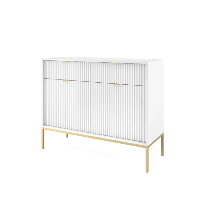 Komoda 104cm Nuo biała z ryflowanymi drzwiczkami i szufladami ze złotymi nogami