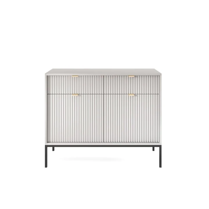 Komoda 104cm Nuo szara z ryflowanymi drzwiczkami i szufladami z czarnymi nogami od frontu