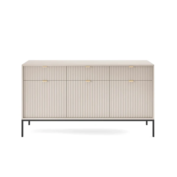 Komoda trzydrzwiowa Nuo kaszmirowa ryflowana z szufladami z czarnymi nogami od frontu