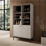 Regał Elaro kaszmirowy z drzwiczkami