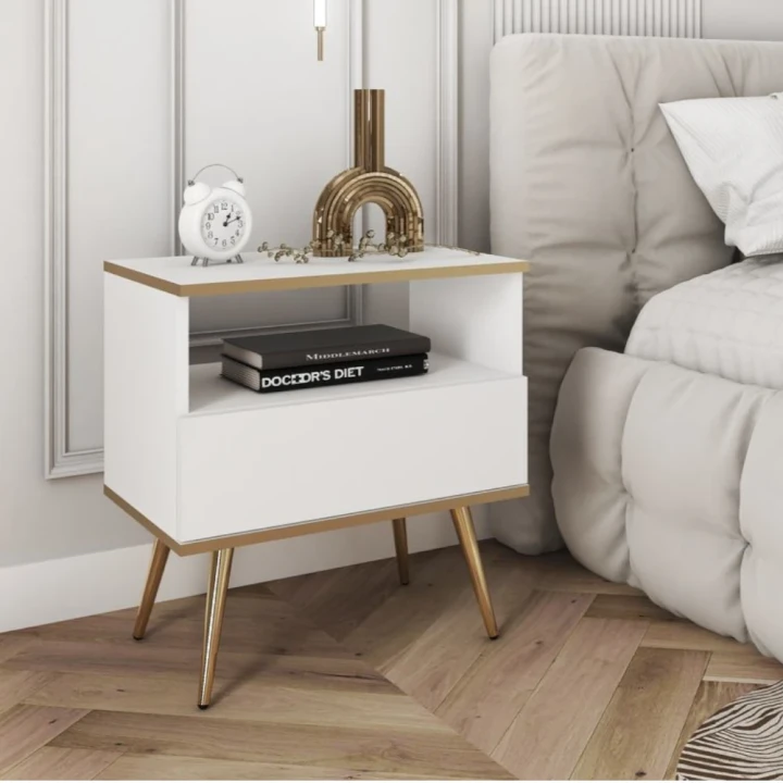 Stolik nocny Toro z szufladą w kolorze białym ze złotymi nogami