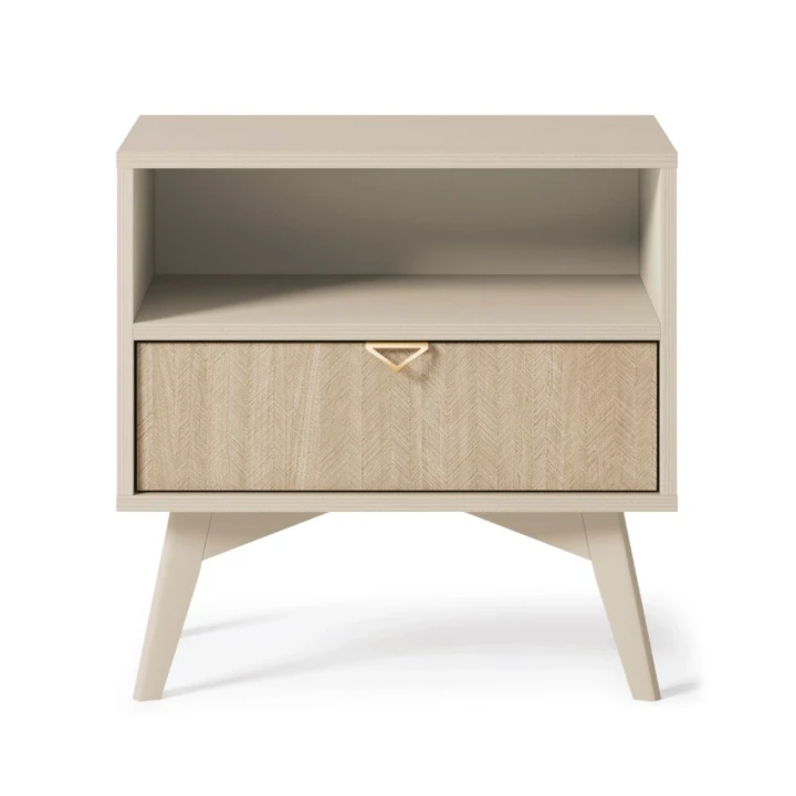 Stolik nocny Timber z szufladą w kolorze beż piaskowy od frontu