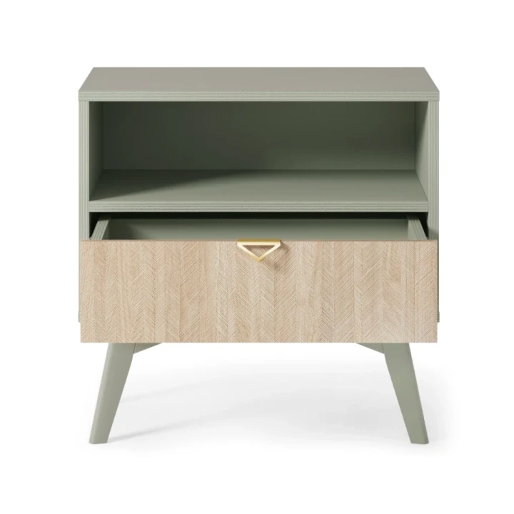 Stolik nocny Timber z szufladą w kolorze eukaliptus otwarty