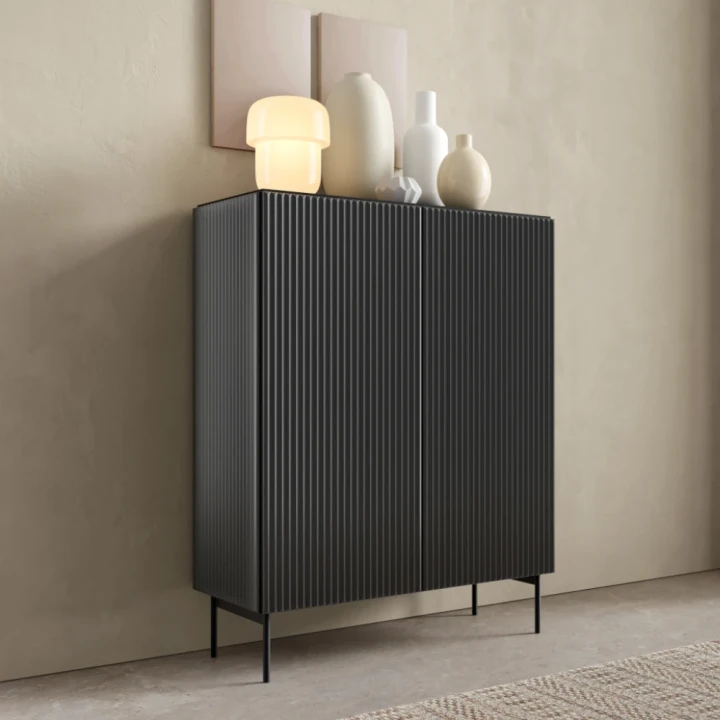 Komoda wysoka ryflowana Rillo czarna