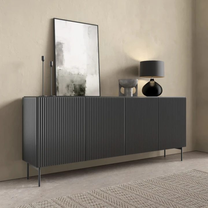 Komoda czterodrzwiowa ryflowana Rillo czarna