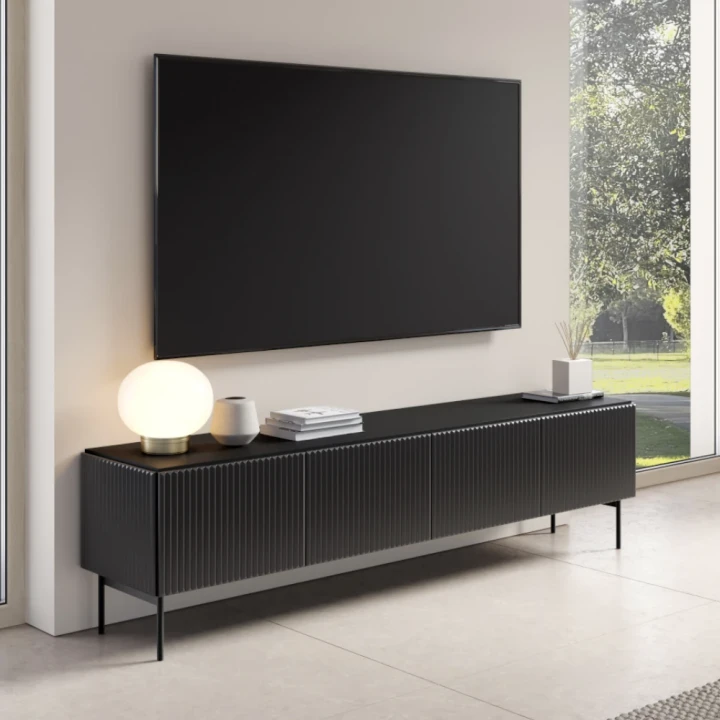 Szafka RTV 195 cm czterodrzwiowa ryflowana Rillo czarna