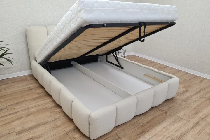 Łóżko tapicerowane z pojemnikiem i metalowym stelażem Nubela - Quelle 03 z realizacji