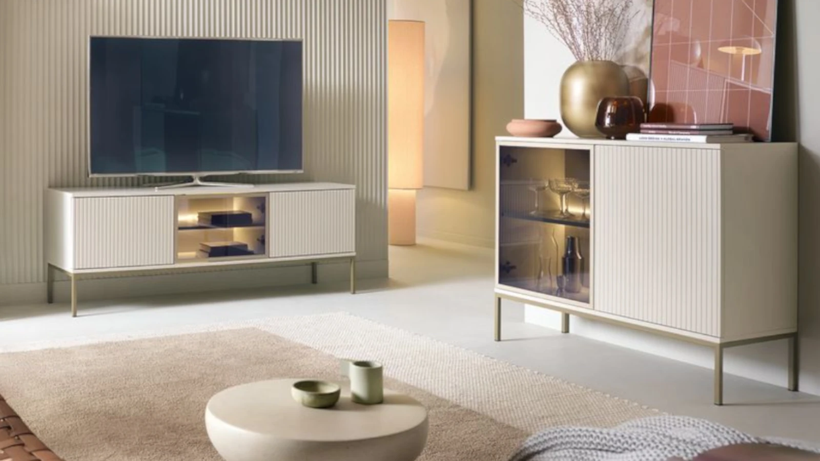 Komoda czy szafka RTV? Różnice, wymiary i kiedy co wybrać (poradnik)
